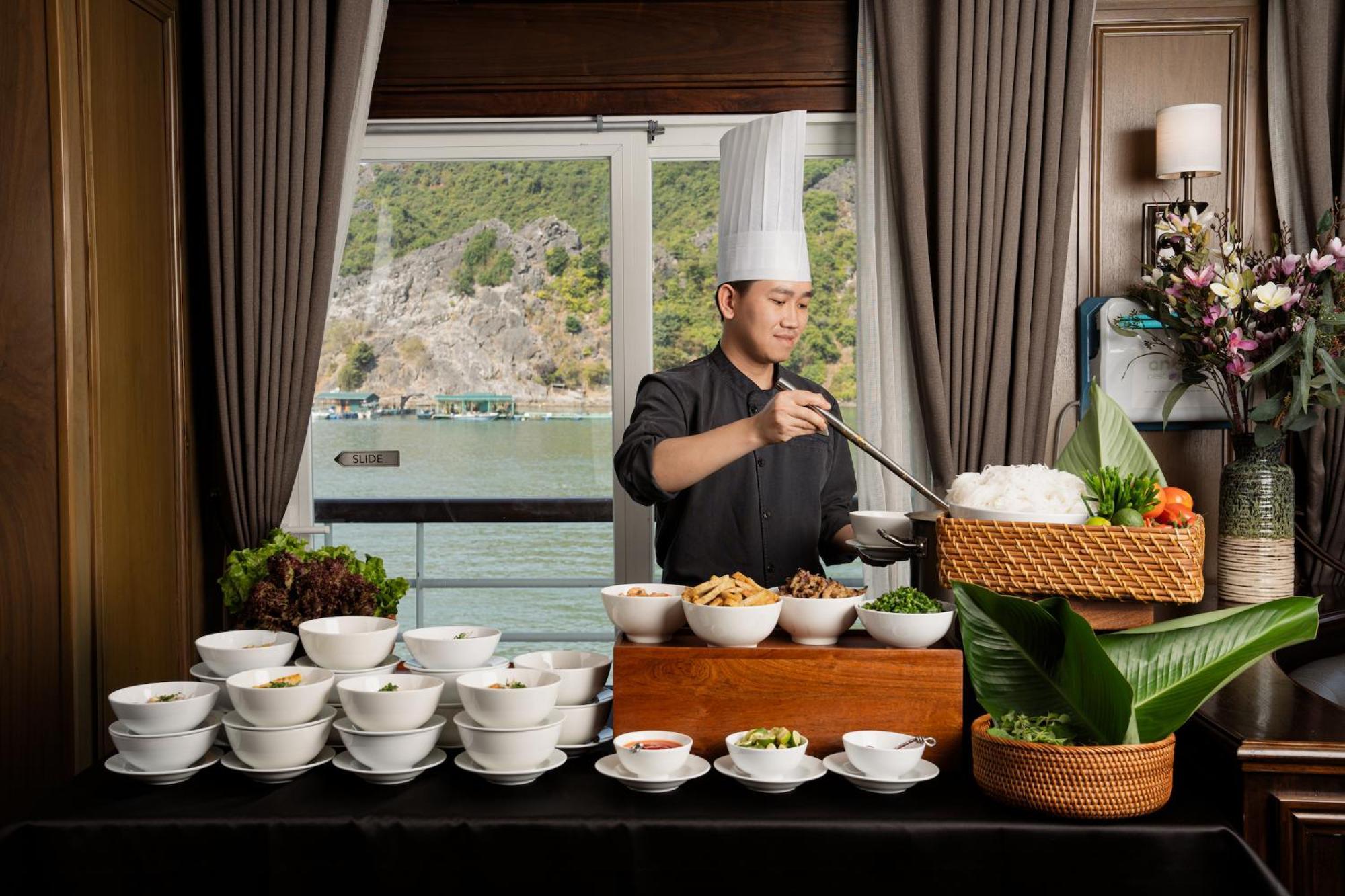 Ambassador Cruise Halong Bay Hotel Ha Long Buitenkant foto