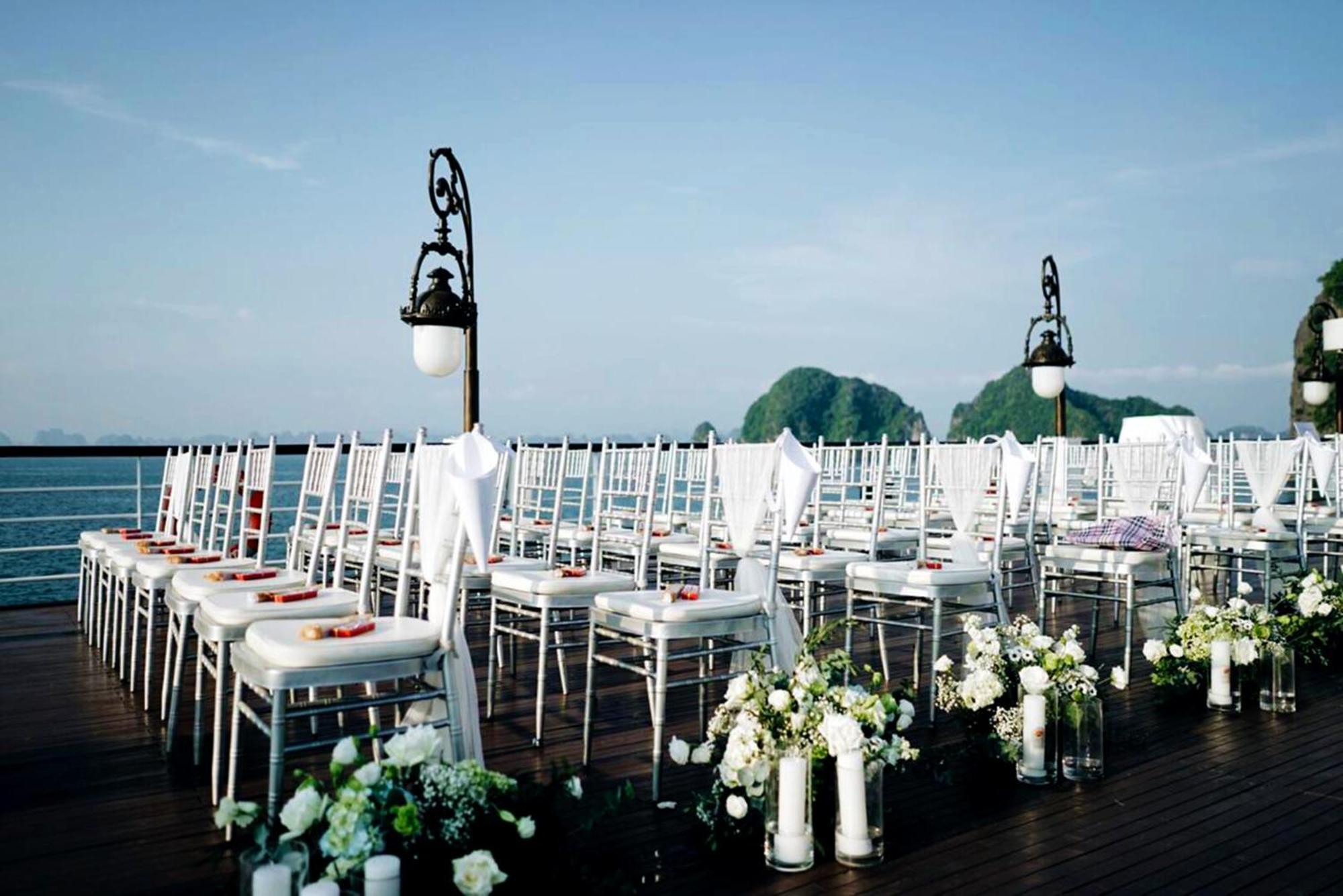 Ambassador Cruise Halong Bay Hotel Ha Long Buitenkant foto