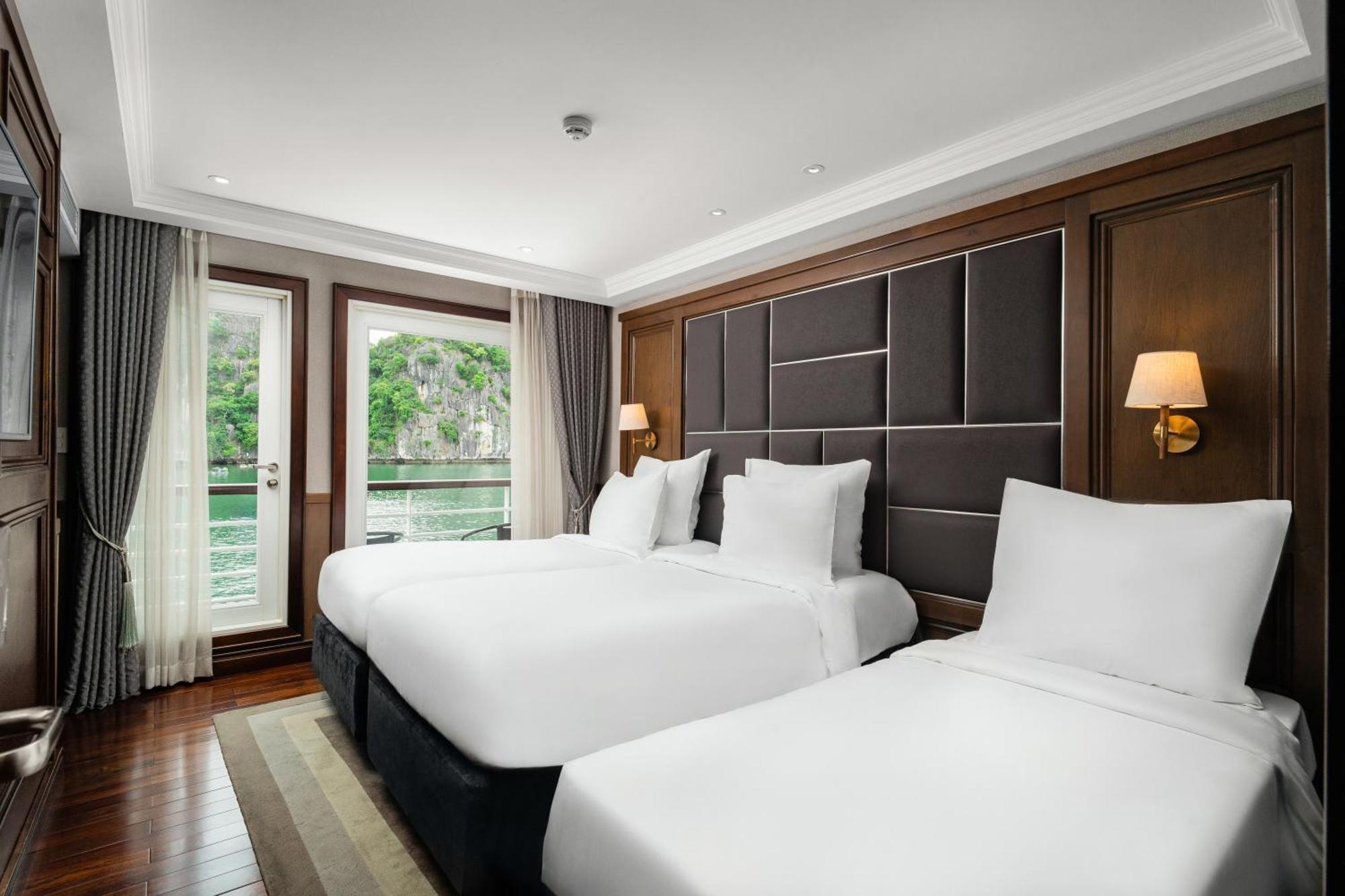 Ambassador Cruise Halong Bay Hotel Ha Long Buitenkant foto